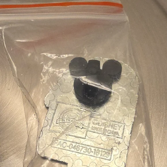 Disney Pin - Mickey Mouse Popsicle Collector Disney Trading Pin - Picture 4 of 4